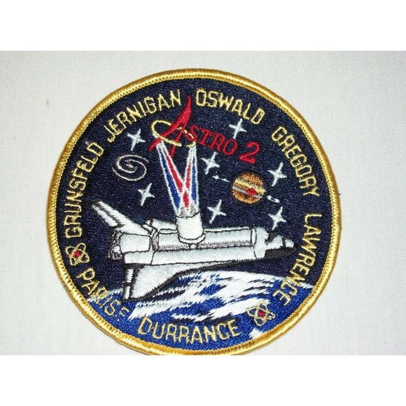 Space Shuttle Endeavor Flight 68 Astro 2 Round Embroidered Patch Nasa Crew - Picture 1 of 2